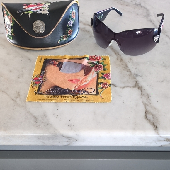 Ed Hardy  Sunglasses with Crystals - Picture 1 of 10